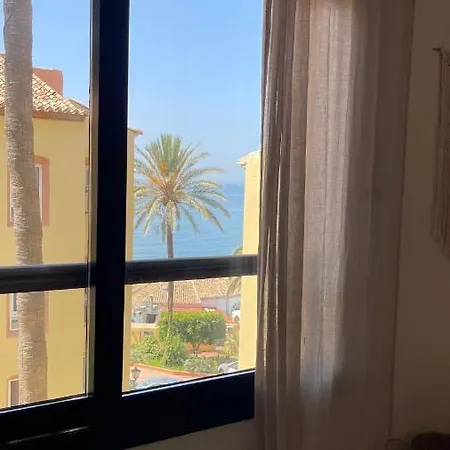 Dona Lola Calahonda Mijas * Sitio de Calahonda